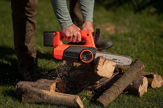 ���� ����� ���� 21V ���: STOCKER E-250 